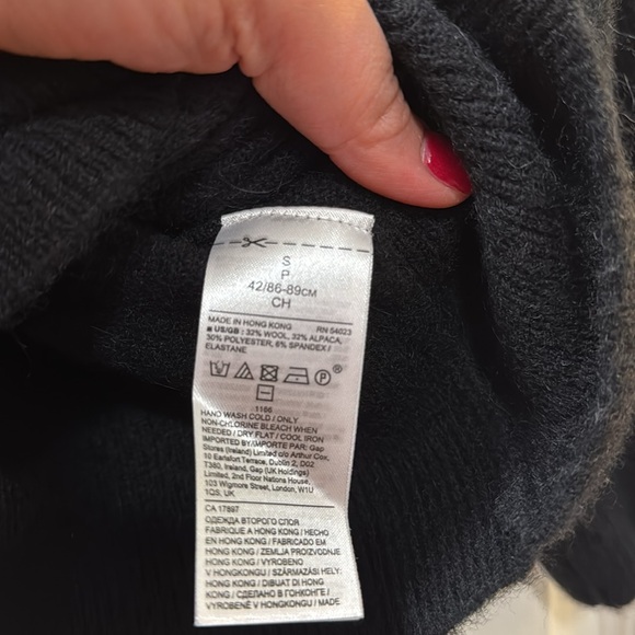 Banana Republic Embellished pullover - Picture 4 of 4